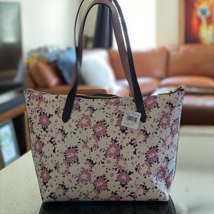 COACH TAYLOR DAISY CAN PEBBLE LEATHER ZIP TOP TOTE